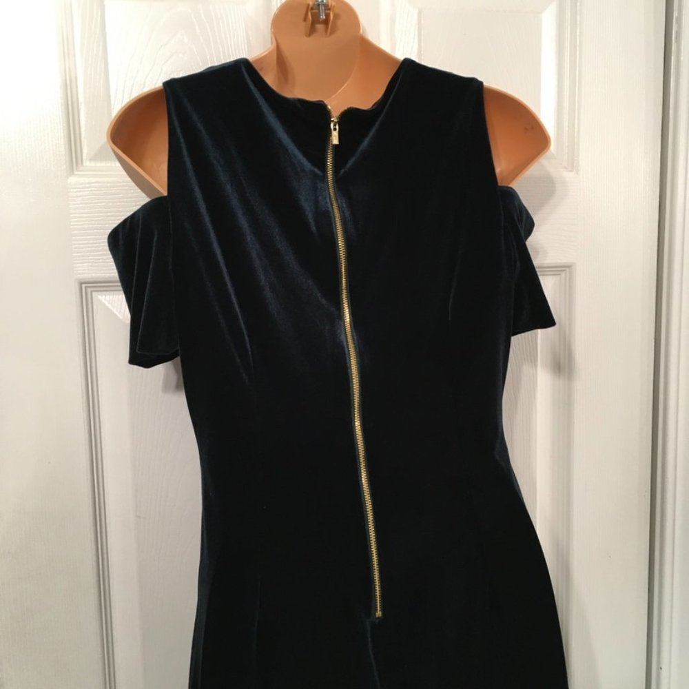 Calvin Klein Velvet Green Cold Shoulder Dress Sz 6 - Picture 5 of 7